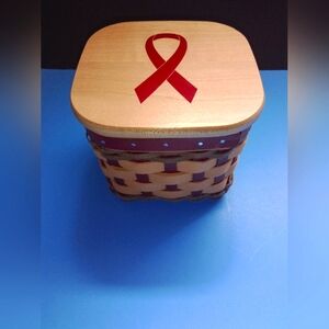 Longaberger 1986 Hope basket. By Harold Bash. Tag included.